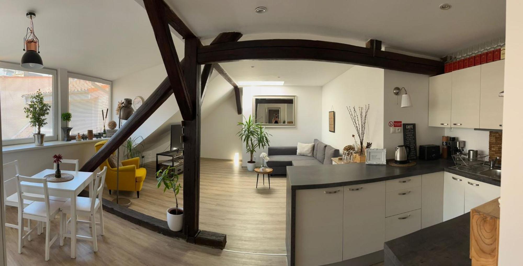 Vip Apartment In Old Town With Free Parking Pozsony Kültér fotó