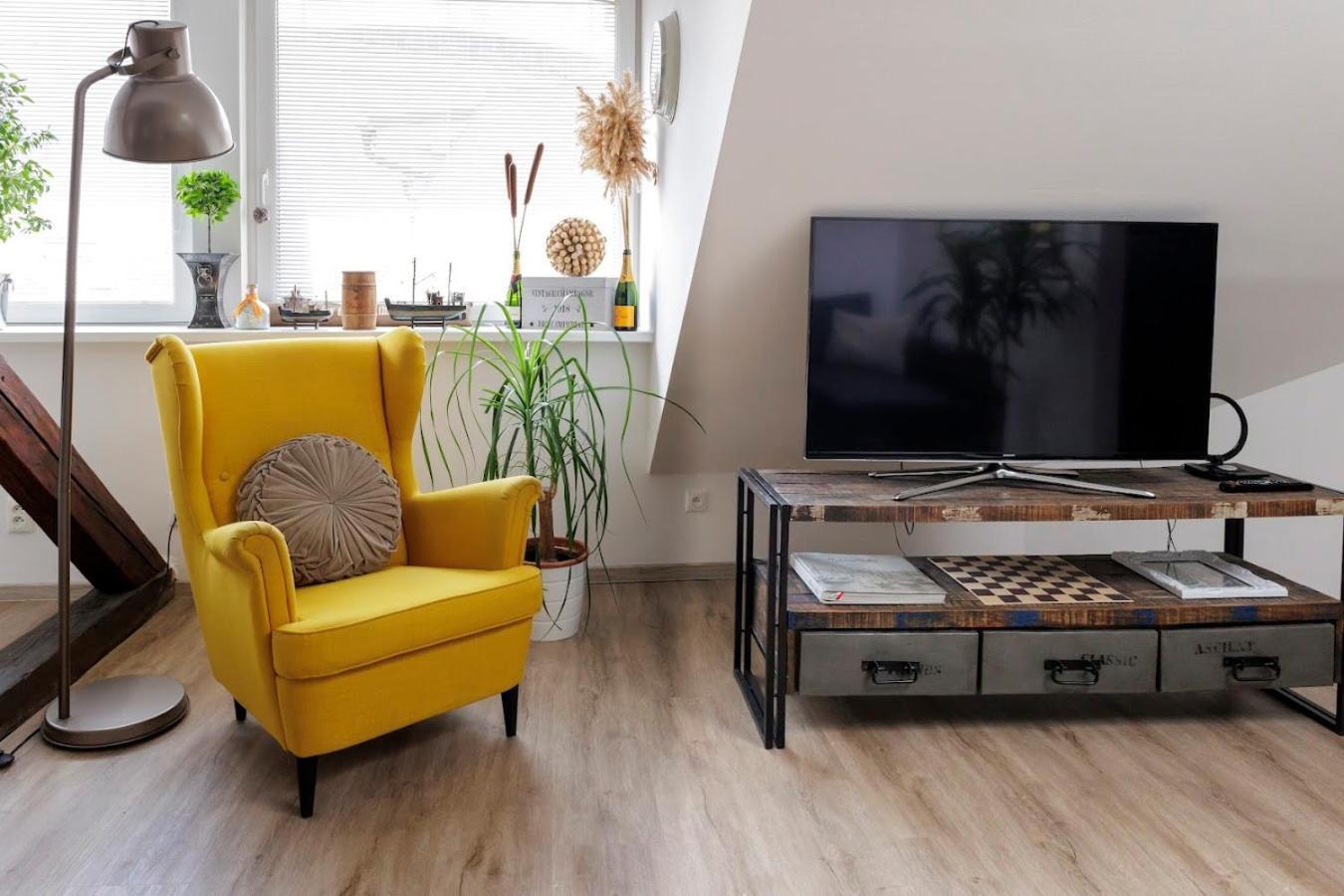 Vip Apartment In Old Town With Free Parking Pozsony Kültér fotó